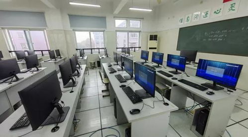 龙芯电脑进校园 10000台设备如何点燃学生们的科技梦？